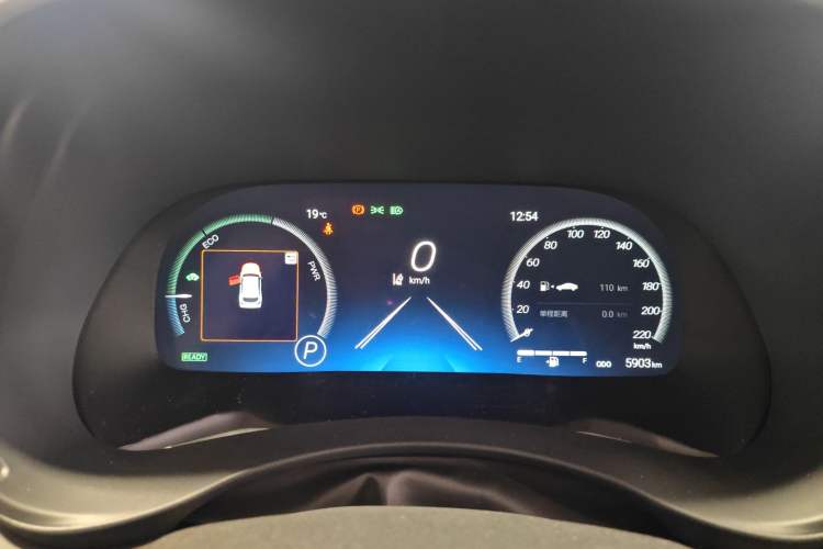 Used Toyota Highlander 2024 2.5L Smart Electric Hybrid Dual-Engine Four-Wheel Drive Prestige Version – 7 Seats Instrument Cluster