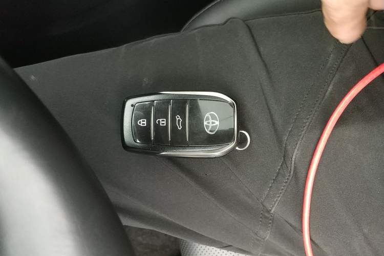 Used Toyota Highlander 2024 2.5L Smart Electric Hybrid Dual-Motor Two-Wheel-Drive Prestige Version 7 Seats Interior 1