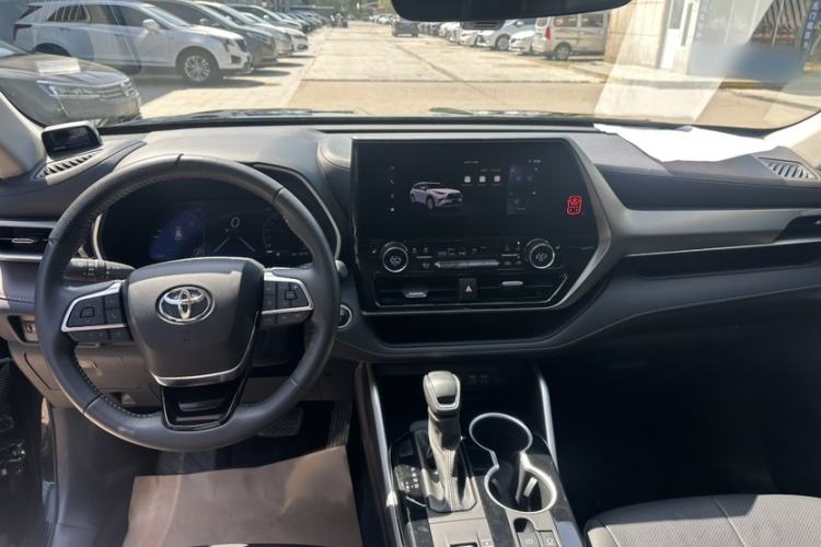 Used Toyota Highlander 2024 2.5L Smart Electric Hybrid Dual-Motor All-Wheel-Drive Luxury 7-Seater Interior 1