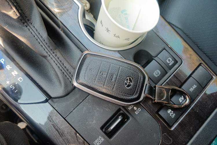 Used Toyota Highlander 2024 2.5L Smart Electric Hybrid Dual-Engine Four-Wheel Drive Prestige Version – 7 Seats Interior 1