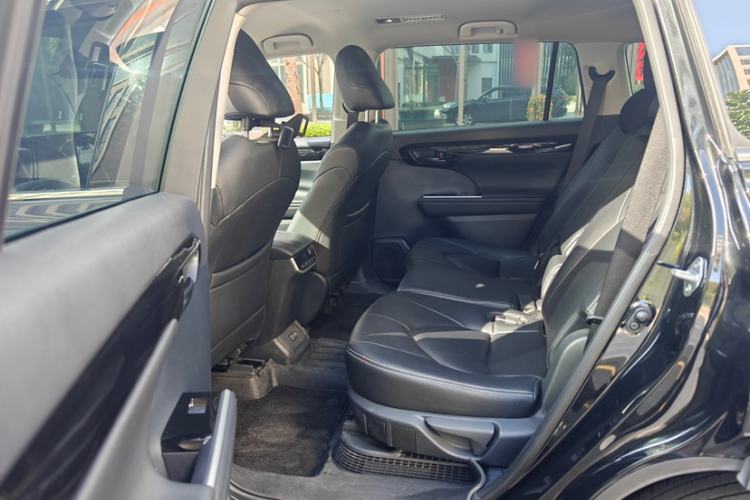 Used Toyota Highlander 2024 2.5L Smart Electric Hybrid Dual-Motor Two-Wheel-Drive Elite Edition 5 Seats Interior 2