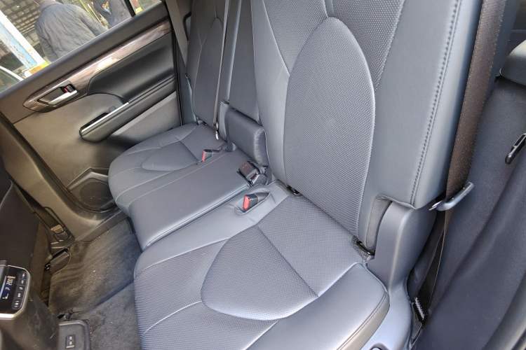 Used Toyota Highlander 2024 2.5L Smart Electric Hybrid Dual-Engine Four-Wheel Drive Prestige Version – 7 Seats Interior 4