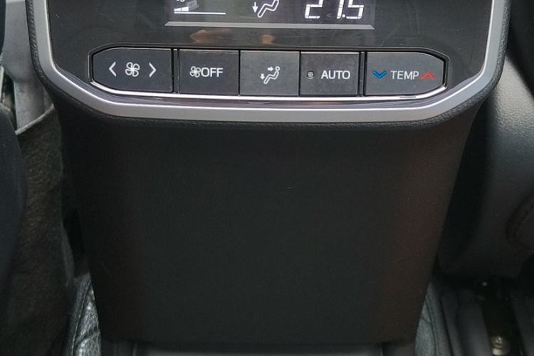 Used Toyota Highlander 2024 2.5L Smart Electric Hybrid Dual-Engine Four-Wheel Drive Prestige Version – 7 Seats Interior 6