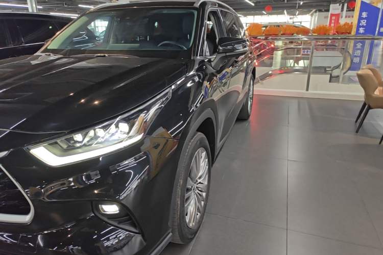 Used Toyota Highlander 2024 2.5L Smart Electric Hybrid Dual-Engine Four-Wheel Drive Prestige Version – 7 Seats Left Front Headlight