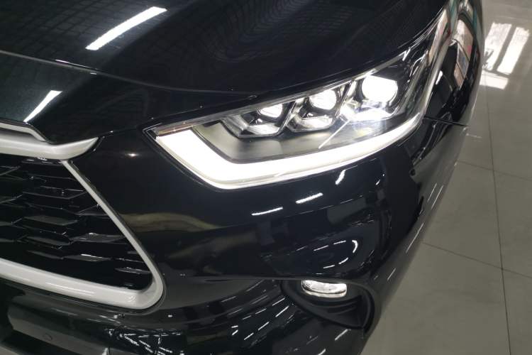 Used Toyota Highlander 2024 2.5L Smart Electric Hybrid Dual-Engine Four-Wheel Drive Prestige Version – 7 Seats Left Front Headlight