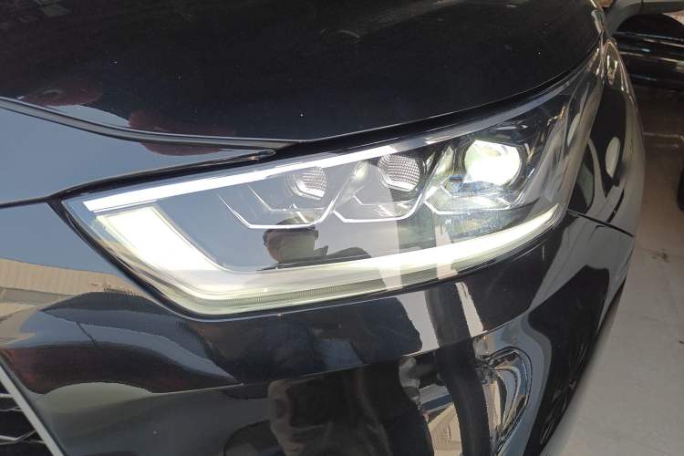 Used Toyota Highlander 2024 2.5L Smart Electric Hybrid Dual-Motor Two-Wheel Drive Luxury Version 7 Seats Left Front Headlight