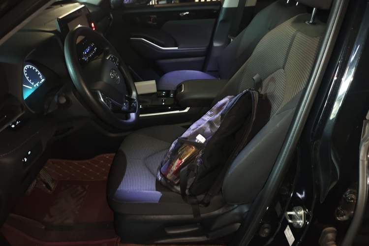 Used Toyota Highlander 2024 2.5L Smart Electric Hybrid Dual-Motor Two-Wheel-Drive Elite Edition 5 Seats Left Front Seat