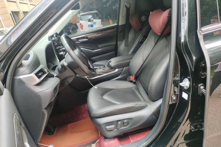 Used Toyota Highlander 2024 2.5L Smart Electric Hybrid Dual-Engine Four-Wheel Drive Prestige Version – 7 Seats Left Front Seat