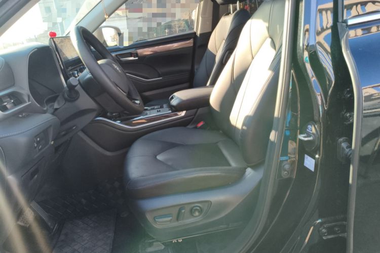 Used Toyota Highlander 2024 2.5L Smart Electric Hybrid Dual-Engine Four-Wheel Drive Prestige Version – 7 Seats Left Front Seat