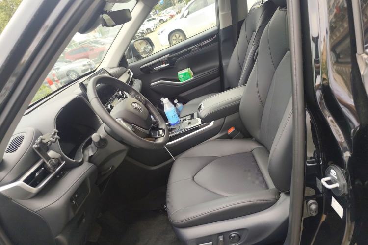 Used Toyota Highlander 2024 2.5L Smart Electric Hybrid Dual-Motor Two-Wheel Drive Luxury Version 7 Seats Left Front Seat