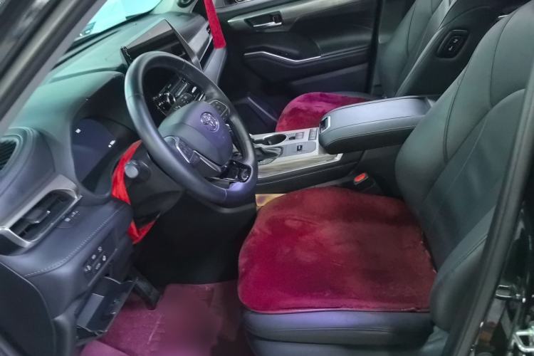 Used Toyota Highlander 2024 2.5L Smart e-Power Dual-Motor All-Wheel-Drive Supreme Edition – 7 Seats Left Front Seat