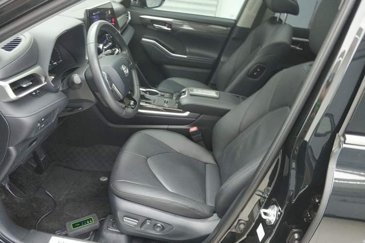 Used Toyota Highlander 2024 2.5L Smart Electric Hybrid Dual-Motor Two-Wheel-Drive Prestige Version 7 Seats Left Front Seat