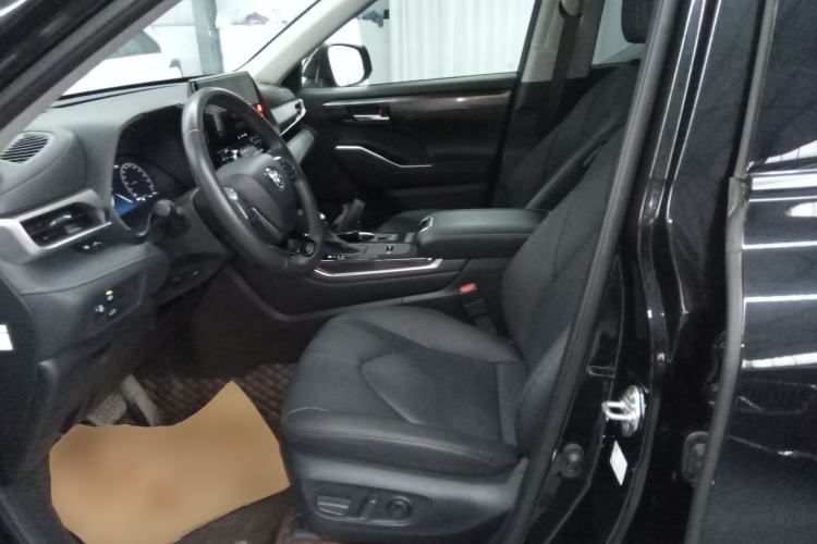 Used Toyota Highlander 2024 2.5L Smart Electric Hybrid Dual-Engine Four-Wheel Drive Prestige Version – 7 Seats Left Front Seat