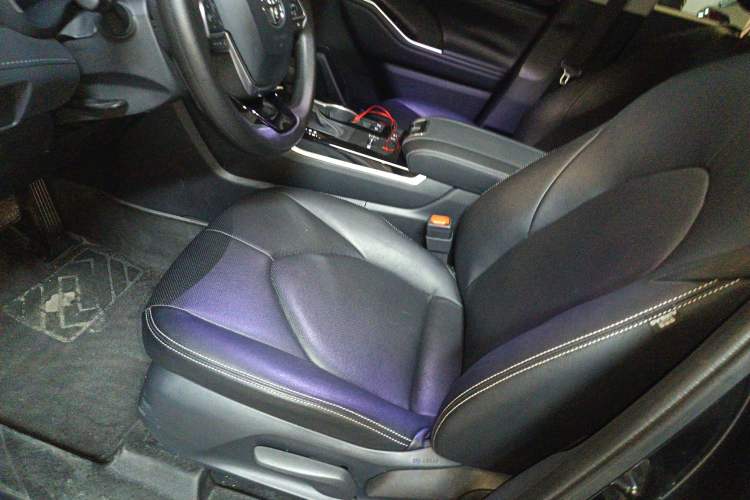 Used Toyota Highlander 2024 2.5L Smart Electric Hybrid Dual-Motor Two-Wheel-Drive Elite Edition 5 Seats Left Front Seat