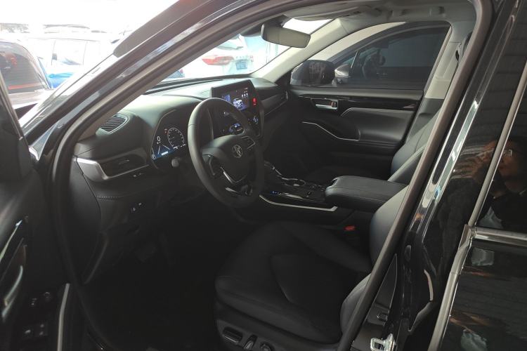 Used Toyota Highlander 2024 2.5L Smart Electric Hybrid Dual-Motor Two-Wheel Drive Luxury Version 7 Seats Left Front Seat