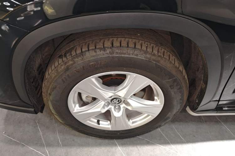 Used Toyota Highlander 2024 2.5L Smart Electric Hybrid Dual-Engine Two-Wheel Drive Elite Version 7 Seats Left Front Wheel Hub
