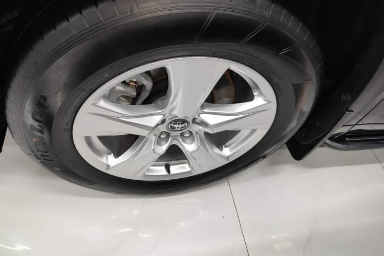 Used Toyota Highlander 2024 2.5L Smart e-Power Dual-Motor All-Wheel-Drive Elite Version – 7 Seats Left Front Wheel Hub