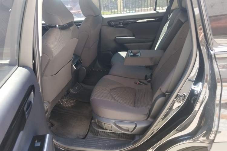 Used Toyota Highlander 2024 2.5L Smart e-Power Dual-Motor All-Wheel-Drive Elite Version – 7 Seats Left Rear Seat
