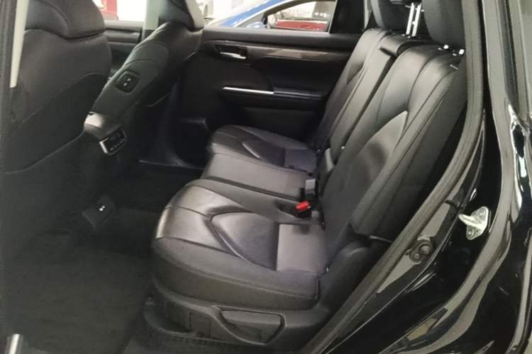 Used Toyota Highlander 2024 2.5L Smart Electric Hybrid Dual-Engine Four-Wheel Drive Prestige Version – 7 Seats Left Rear Seat