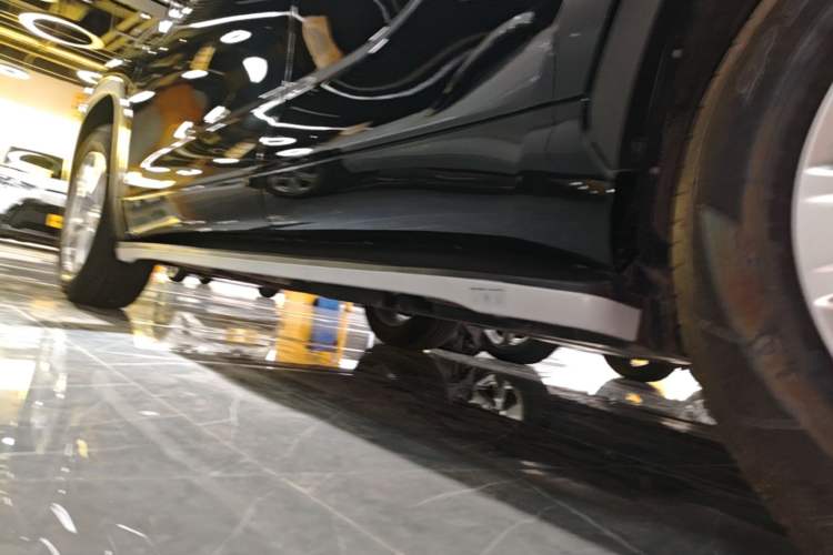 Used Toyota Highlander 2024 2.5L Smart Electric Hybrid Dual-Engine Two-Wheel Drive Elite Version 7 Seats Left Side Sill