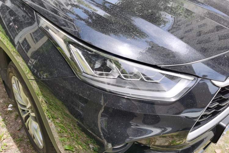 Used Toyota Highlander 2024 2.5L Smart Electric Hybrid Dual-Engine Four-Wheel Drive Prestige Version – 7 Seats Right Front Headlight