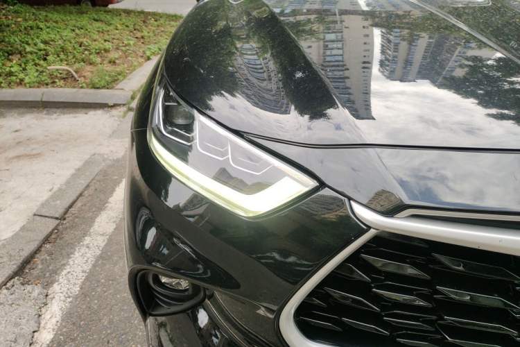 Used Toyota Highlander 2024 2.5L Smart Electric Hybrid Dual-Engine Four-Wheel Drive Prestige Version – 7 Seats Right Front Headlight