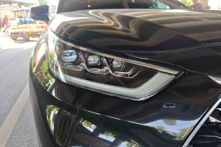 Used Toyota Highlander 2024 2.5L Smart Electric Hybrid Dual-Engine Four-Wheel Drive Prestige Version – 7 Seats Right Front Headlight