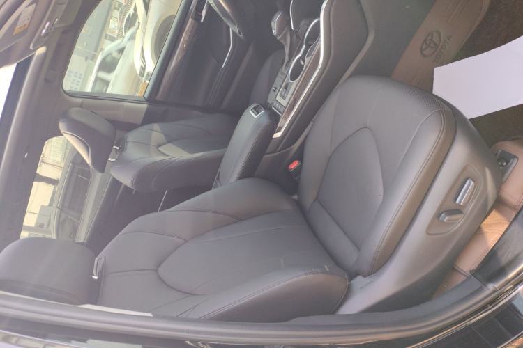 Used Toyota Highlander 2024 2.5L Smart Electric Hybrid Dual-Engine Four-Wheel Drive Prestige Version – 7 Seats Right Front Seat