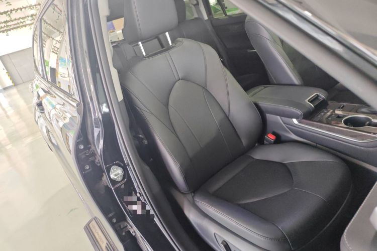 Used Toyota Highlander 2024 2.5L Smart Electric Hybrid Dual-Engine Four-Wheel Drive Prestige Version – 7 Seats Right Front Seat