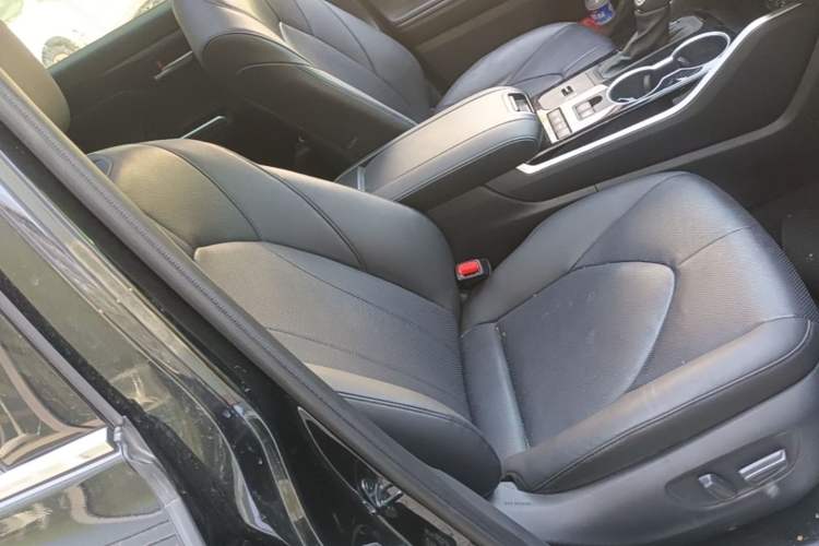 Used Toyota Highlander 2024 2.5L Smart Electric Hybrid Dual-Motor All-Wheel-Drive Luxury 7-Seater Right Front Seat