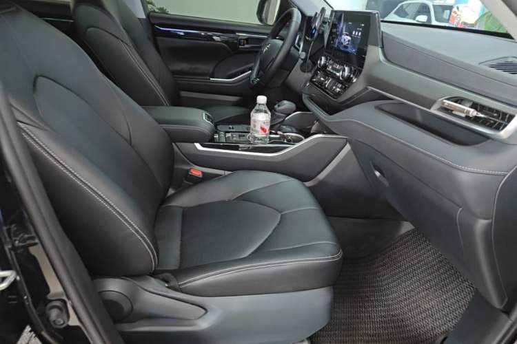 Used Toyota Highlander 2024 2.5L Smart Electric Hybrid Dual-Engine Two-Wheel Drive Elite Version 7 Seats Right Front Seat