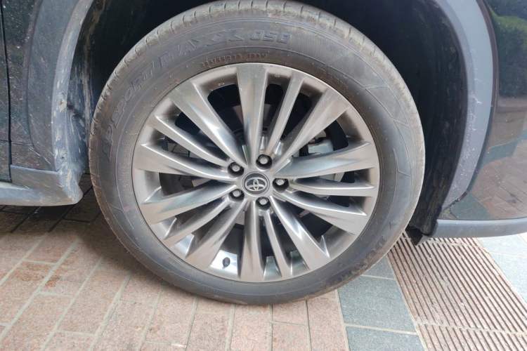 Used Toyota Highlander 2024 380T Four-Wheel Drive Prestige Version 7 Seats Right Front Wheel Hub