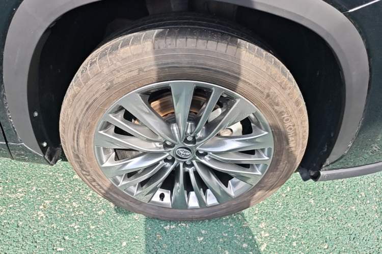 Used Toyota Highlander 2024 380T Four-Wheel Drive Prestige Version 7 Seats Right Front Wheel Hub