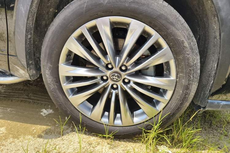Used Toyota Highlander 2024 380T Four-Wheel Drive Luxury Version 7 Seats Right Front Wheel Hub