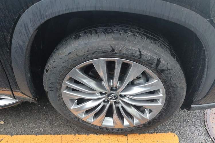 Used Toyota Highlander 2024 380T Four-Wheel Drive Prestige Version 7 Seats Right Front Wheel Hub