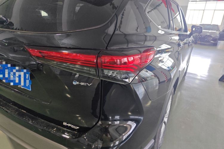 Used Toyota Highlander 2024 2.5L Smart Electric Hybrid Dual-Engine Four-Wheel Drive Prestige Version – 7 Seats Right Rear Taillight