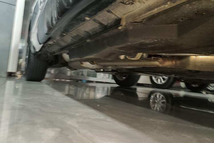 Used Toyota Highlander 2024 2.5L Smart Electric Hybrid Dual-Motor Two-Wheel-Drive Elite Edition 5 Seats Right Side Sill