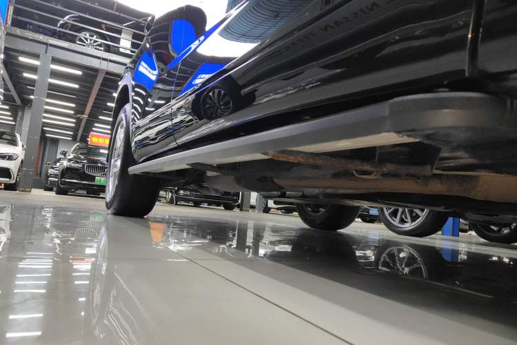 Used Toyota Highlander 2024 2.5L Smart e-Power Dual-Motor All-Wheel-Drive Elite Version – 7 Seats Right Side Sill