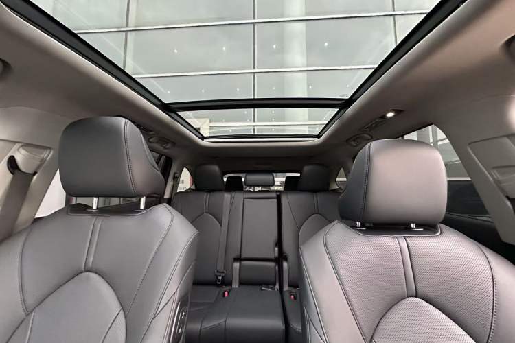 Used Toyota Highlander 2024 2.5L Smart Electric Hybrid Dual-Engine Four-Wheel Drive Prestige Version – 7 Seats Roof