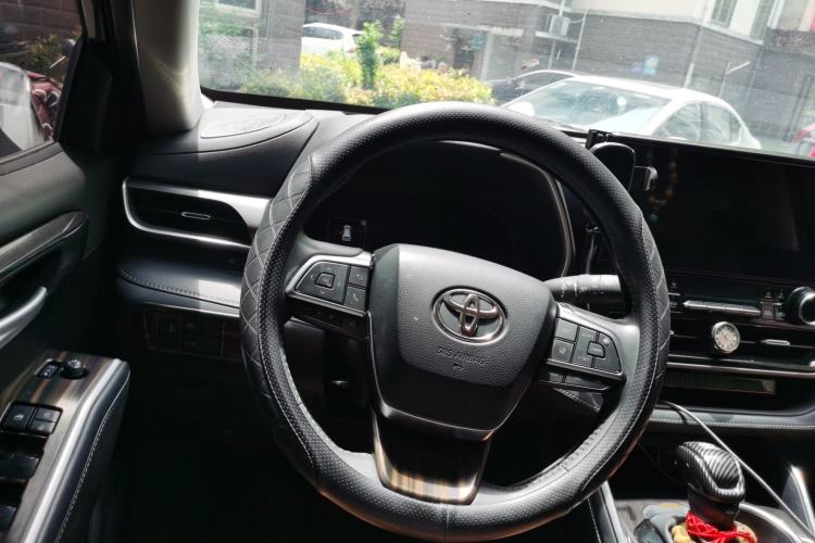 Used Toyota Highlander 2024 2.5L Smart Electric Hybrid Dual-Engine Four-Wheel Drive Prestige Version – 7 Seats Steering Wheel