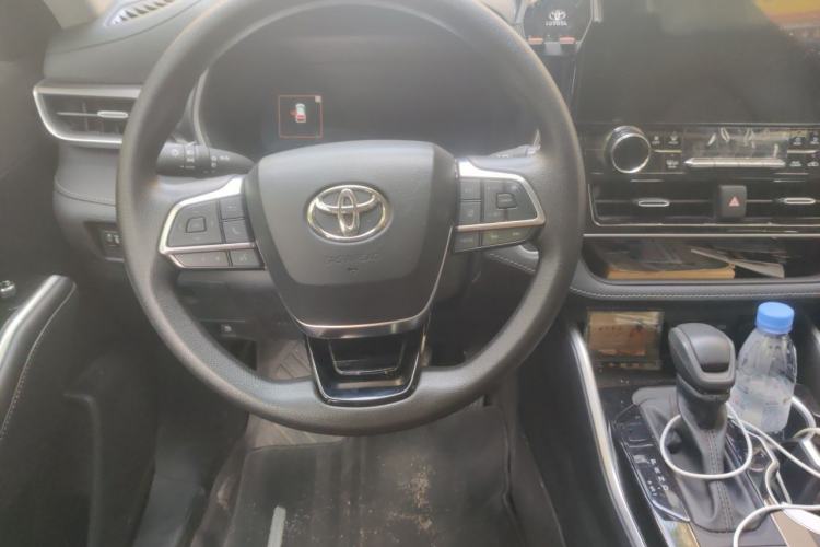 Used Toyota Highlander 2024 2.5L Smart Electric Hybrid Dual-Engine Two-Wheel Drive Elite Version 7 Seats Steering Wheel