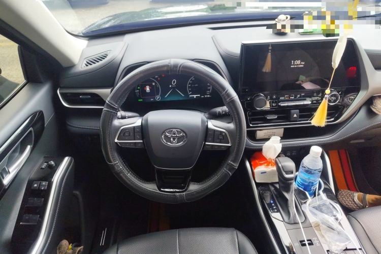 Used Toyota Highlander 2024 2.5L Smart Electric Hybrid Dual-Motor Two-Wheel Drive Luxury Version 7 Seats Steering Wheel
