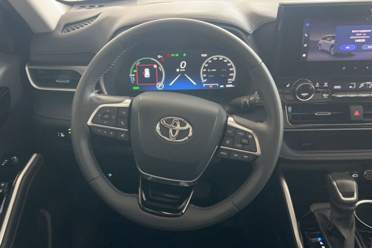 Used Toyota Highlander 2024 2.5L Smart Electric Hybrid Dual-Motor Two-Wheel Drive Luxury Version 7 Seats Steering Wheel
