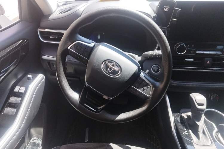 Used Toyota Highlander 2024 2.5L Smart e-Power Dual-Motor All-Wheel-Drive Elite Version – 7 Seats Steering Wheel