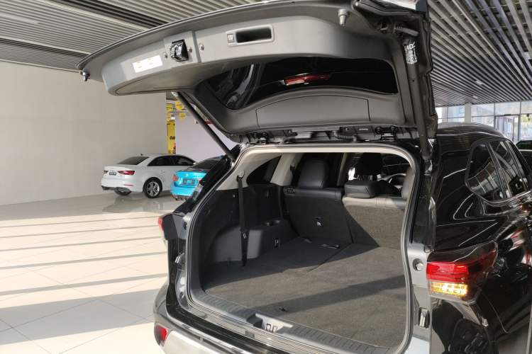 Used Toyota Highlander 2024 2.5L Smart Electric Hybrid Dual-Engine Four-Wheel Drive Prestige Version – 7 Seats Trunk