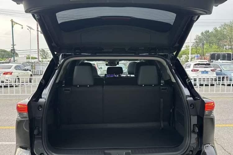 Used Toyota Highlander 2024 2.5L Smart Electric Hybrid Dual-Engine Four-Wheel Drive Prestige Version – 7 Seats Trunk