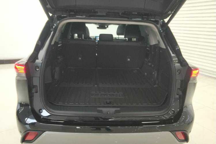 Used Toyota Highlander 2024 2.5L Smart Electric Hybrid Dual-Motor Two-Wheel-Drive Prestige Version 7 Seats Trunk