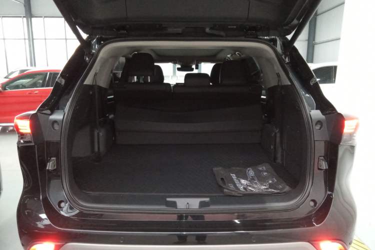 Used Toyota Highlander 2024 2.5L Smart Electric Hybrid Dual-Engine Four-Wheel Drive Prestige Version – 7 Seats Trunk
