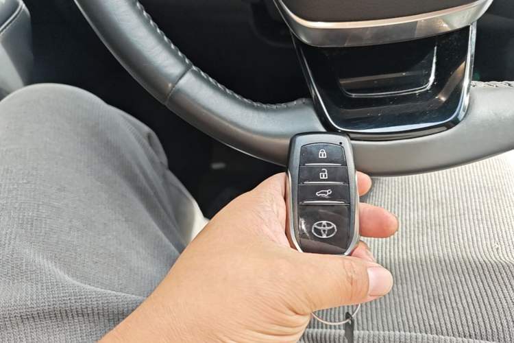 Used Toyota Highlander 2024 380T Four-Wheel Drive Prestige Version 7 Seats Vehicle Key