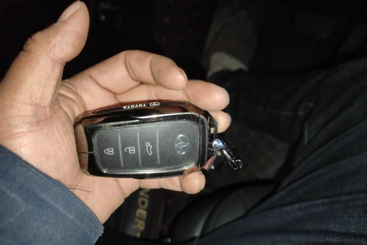 Used Toyota Highlander 2024 380T Four-Wheel Drive Prestige Version 7 Seats Vehicle Key